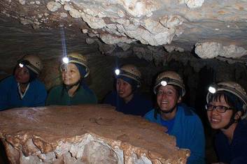 AAT Kings Blue Mountains & Jenolan Caves Tours (J32)